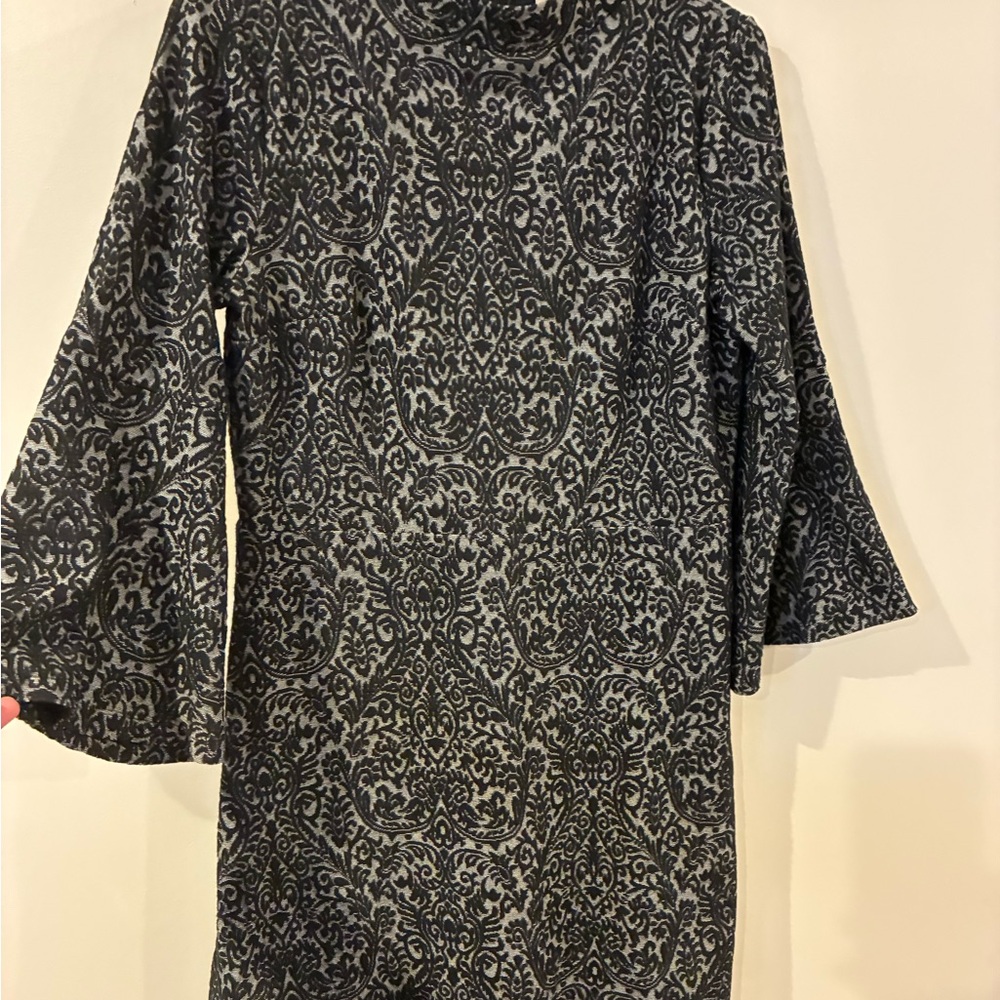 LOFT Black and Gray Long Sleeve Dress
Sz 8 - Picture 2 of 5